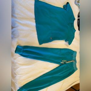 Gently used Figs scrubs size XXS Turquoise